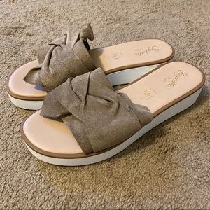 NEW Seychelles Slip-on Sandals size 8